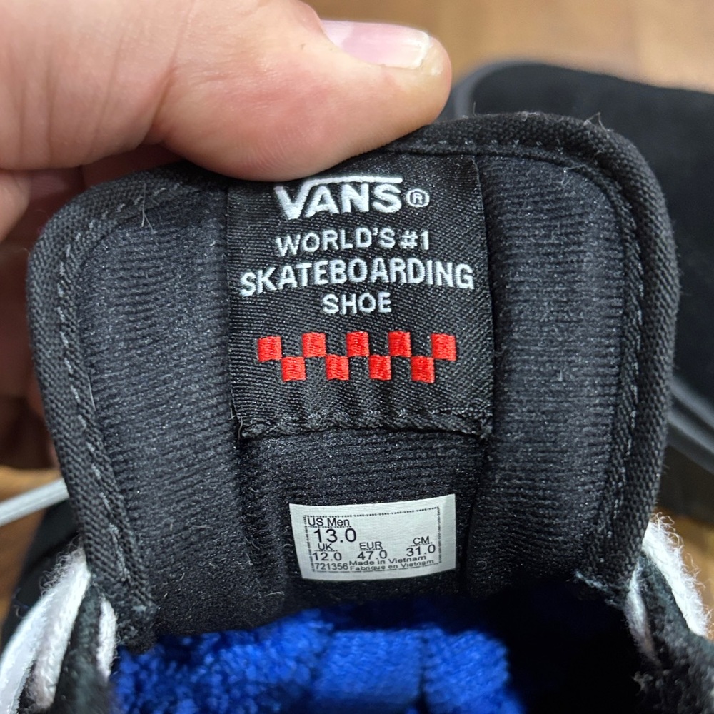 Vans Men's Black and White Sneakers - Picture 7 of 8